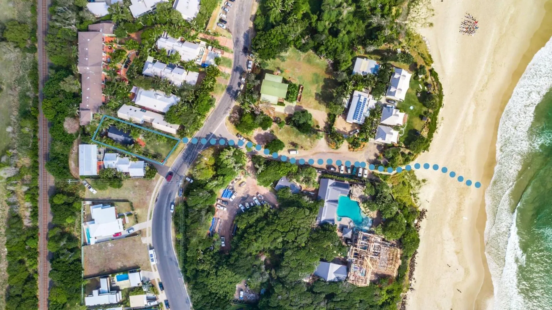 3 Salty Sisters Villa Byron Bay
