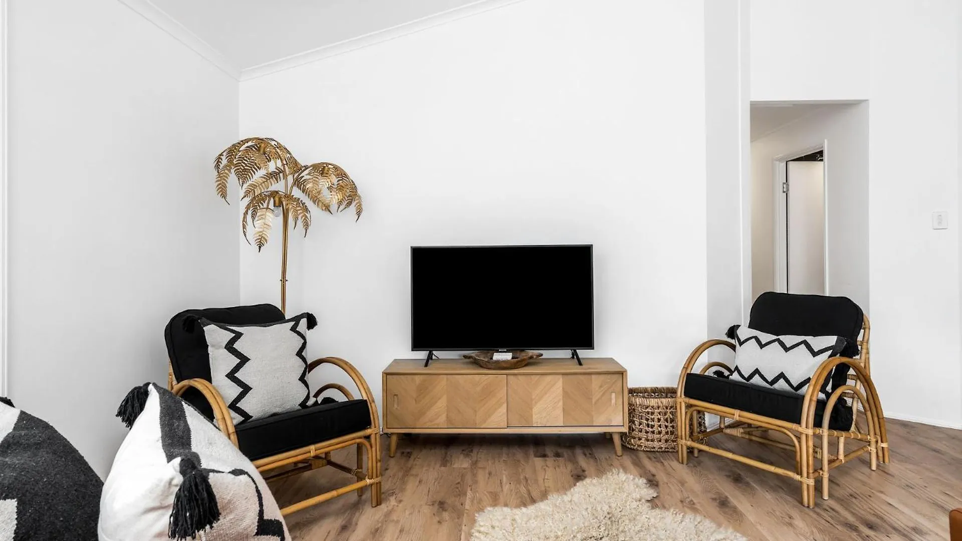 3 Salty Sisters Villa Byron Bay
