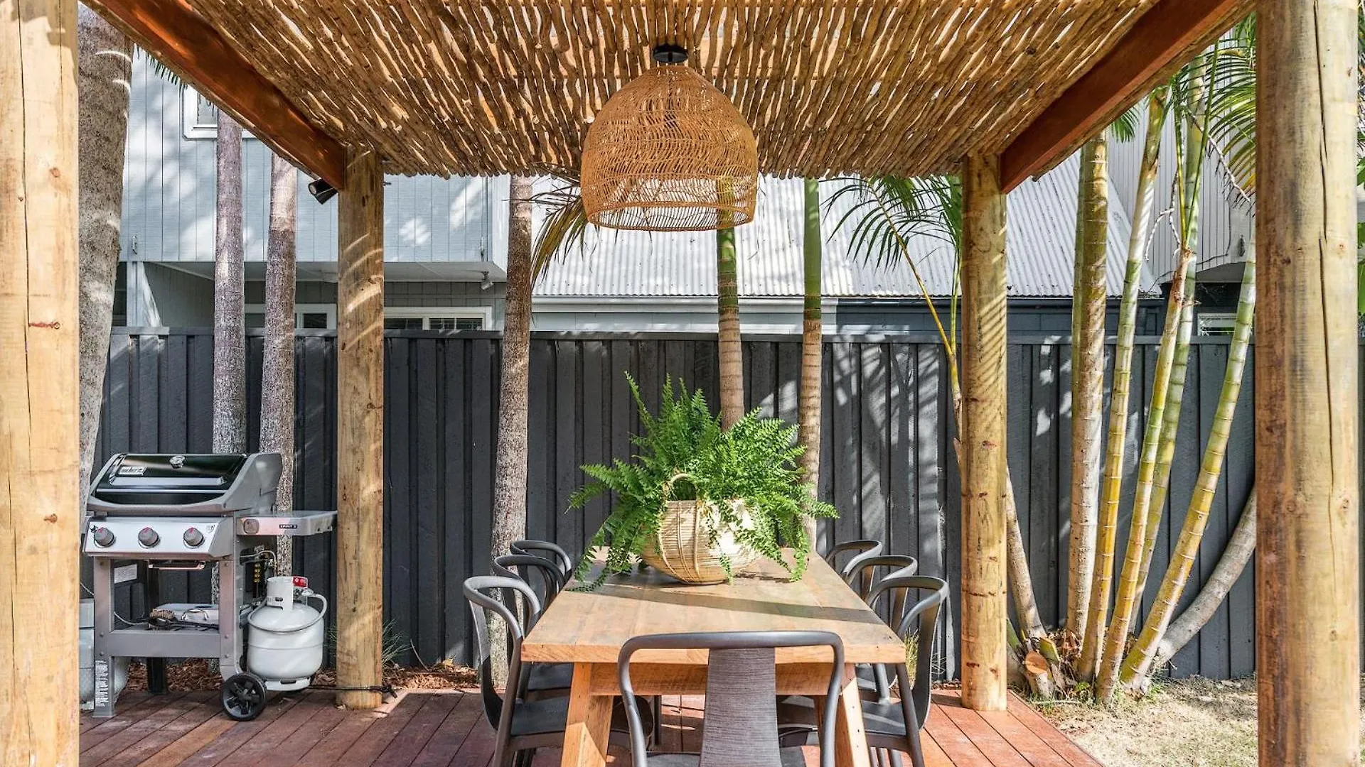 3 Salty Sisters Villa Byron Bay Holiday home