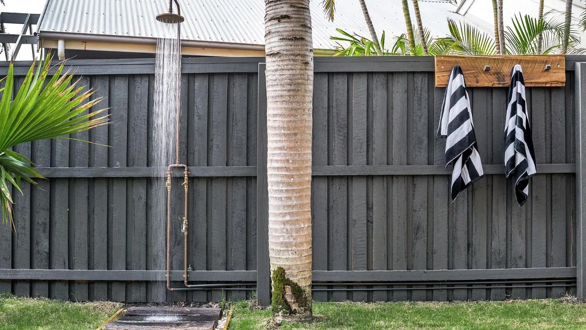 Holiday home 3 Salty Sisters Villa Byron Bay Australia